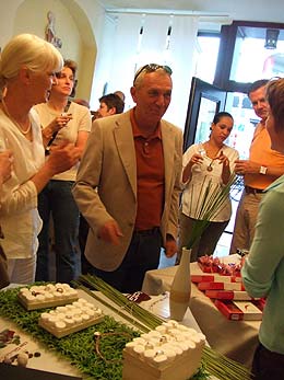 großes Foto des ausgewählten dingsdas